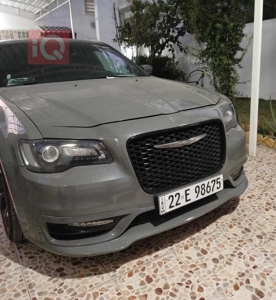 کرایسلەر 300